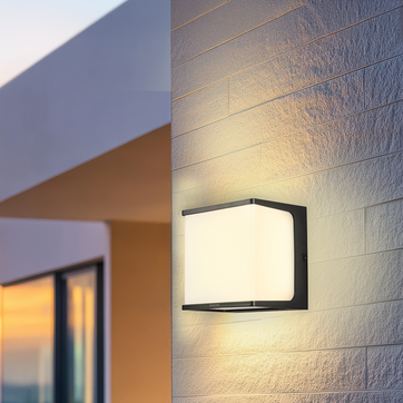 Philips Rain Outdoor Wall light (Square shaped)