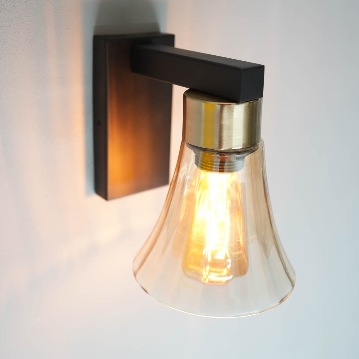 Philips Nero Wall light