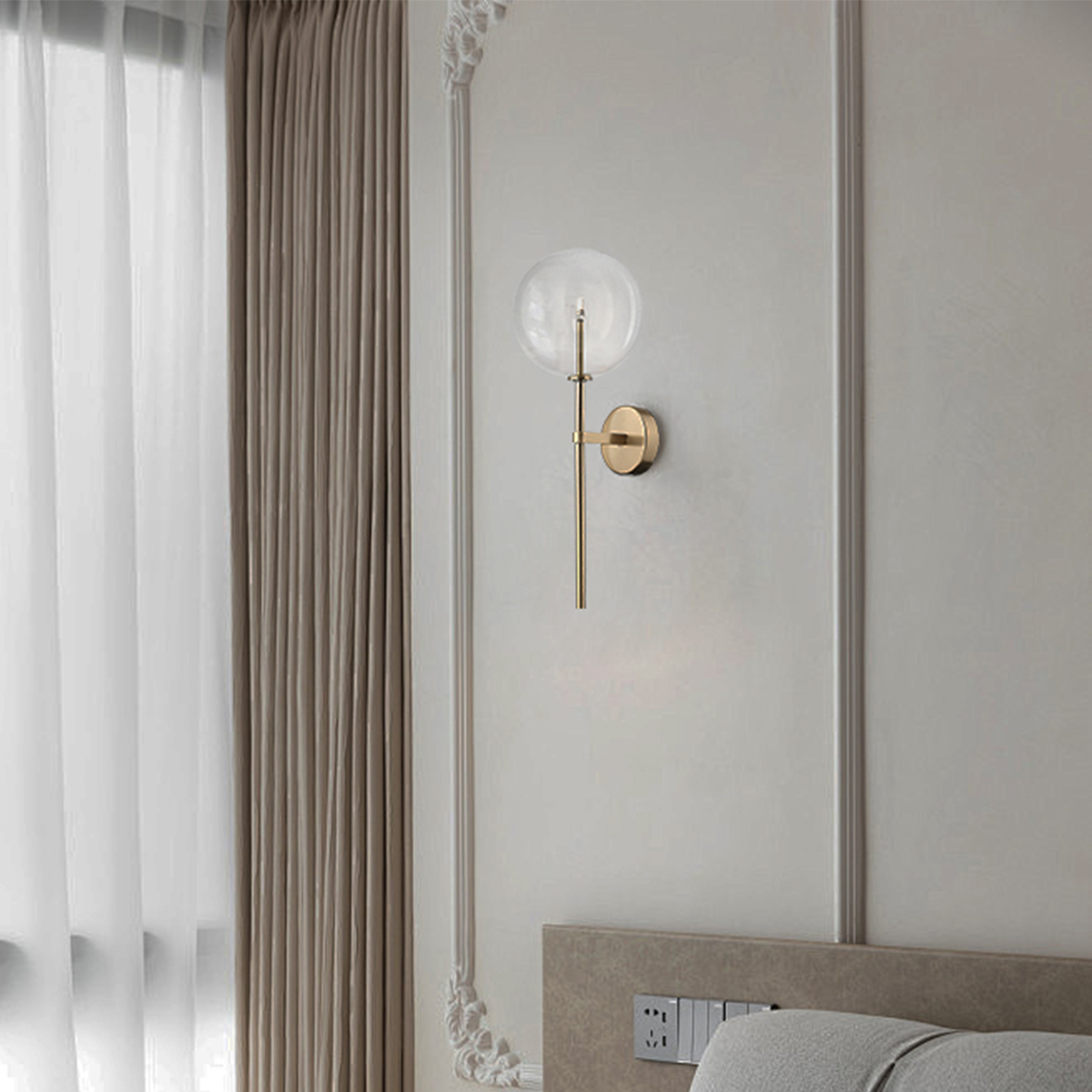 Philips Divine Wall Light